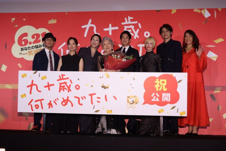 イベントに登壇した草笛光子、唐沢寿明ら出演者たち（撮影／浅野剛）