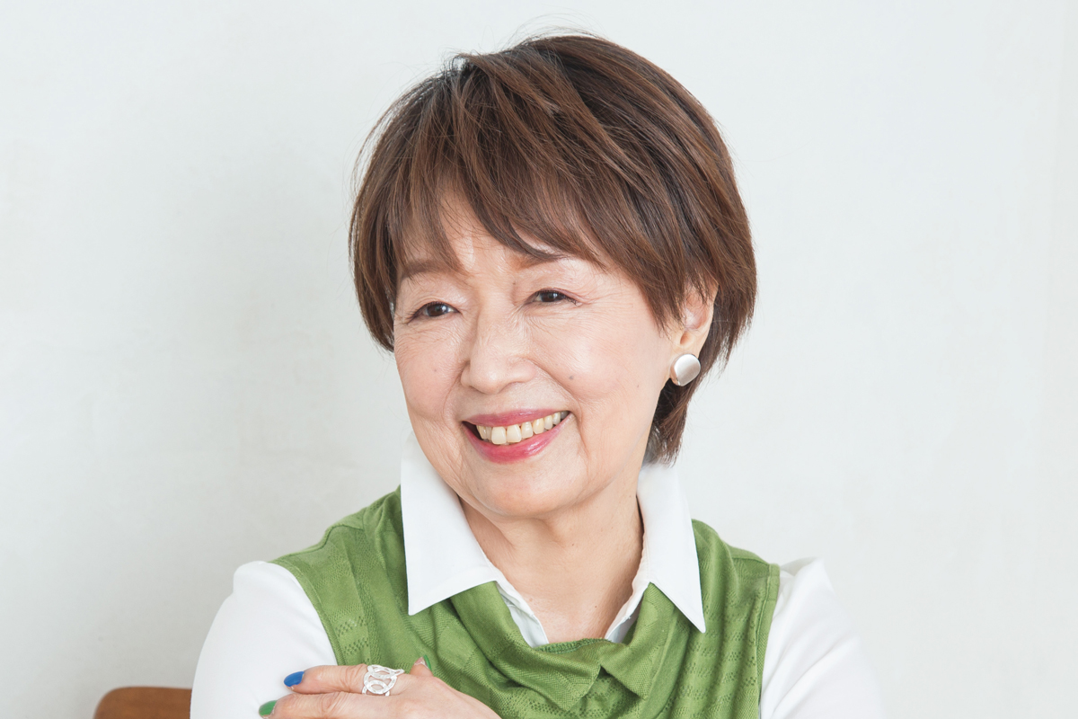 宮殿　宮内庁蔵版　毎日新聞社刊　保管時箱つぶれ、スレ、シミあり 宮殿 宮内庁蔵版 毎日新聞社刊 保管時箱つぶれ、スレ、シミあり
