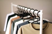 【ボロボロでも数十万円?】過熱するヴィンテージTシャツブームにアラフィフ世代の戸惑い 「しょせんボロボロのTシャツ」「復刻された新品でいいのでは…」