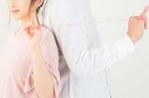 婚活はゲームと似てる?「婚活課金の沼」にハマる人たち 「いつかSSRが出るんじゃないか…」「リセマラをやってる感じ」