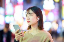 年長者に「好きな音楽は?」と聞かれて素直に答えたくない若者たちの本音 面倒を回避するために選ばれる「ユーミン、スピッツ、サザン」の無難な回答