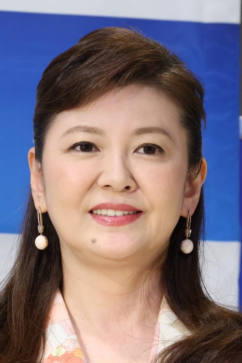 顎にほくろがある南野陽子