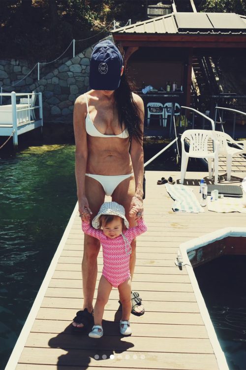 話題となった孫娘のルエッタとのツーショット写真（ルーマーのインスタグラムより）