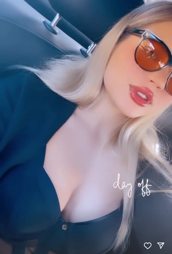 ゴージャスなファッションも好みなのだろうか