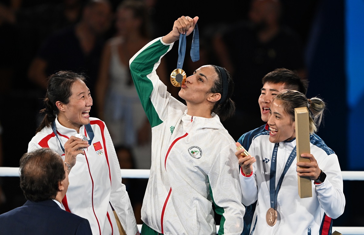 五輪選手スタッフが「お礼」をSNSに投稿したら誹謗中傷から炎上 選手を労う空気が一変「攻撃的なコメントが相次いだ」｜NEWSポストセブン