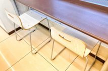 訪日外国人でコンビニイートインが大混乱 「テーブルの上でオムツ交換」「軽減税率がわかってもらえない」店員たちが明かす笑えないトラブル
