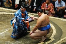 【大相撲「給金番付」最新版】幕内力士が手にする「土俵に埋まっているカネ」大公開 大の里は5000万円超え、伸び盛りのスターより古参の平幕力士の方が稼ぐ理由