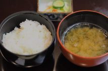 「味噌汁かけご飯」否定派と肯定派、それぞれが抱えるモヤモヤ 「行儀が悪い」とは思うけど「お茶漬けは?」「ラーメンの汁にご飯は?」で堂々巡り