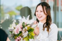 特別な日の感謝の花束を「イオン」で買うのはアリかナシかが話題に 「ブランド包装に価値がある」「贈る行為自体に意味がある」「贈る側の都合では」…見解さまざま