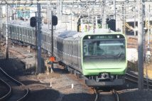 《カメラを搭載した電車、情報収集する自動改札機》鉄道分野で蓄積されたビッグデータをAIで解析し、業務効率化を図る試み 人材確保に苦しむ日本の鉄道の救世主となるか