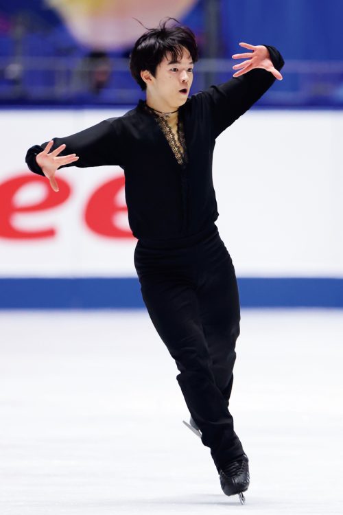 NHK杯では4回転ジャンプを3本成功させ2連覇した（写真：西村尚己／アフロスポーツ）