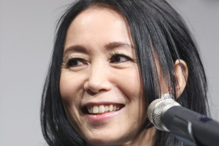 滅多に表舞台に登場しない竹内まりや(時事通信フォト)