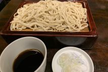 「江戸っ子だってねえ!」神田の老舗蕎麦屋で「蕎麦前」から喉越し抜群の「もりそば」まで堪能し尽くす酒飲みの注文