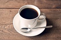 常連客たちが遭遇した「カフェの迷惑客」の困った生態 「風呂キャンセル界隈のような人がいる」「靴を脱いだ足が臭う」「堂々と声出しリモート作業」