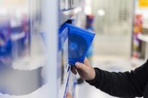 【レンタルビデオ店員は見た!】後を絶たない成人向けDVDの万引き、中高年による犯行が多い納得の理由 「転売目的ではないですね」
