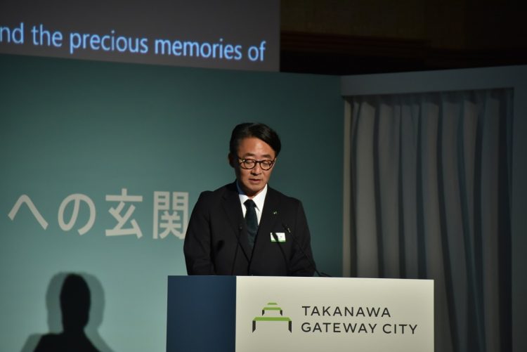 まちびらき150日前の記者会見でプロジェクトを説明するJR東日本の喜勢陽一社長（撮影：小川裕夫）