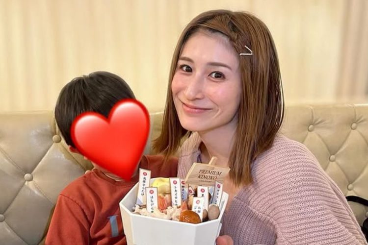 最愛の息子が現在の彼と交際するにあたり心強い味方に（Instagramより）