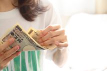 【ハッピーな貯蓄方法】推し活しながらお金も貯める「推し貯金」を実践するアイドルファンたち 「気づいたら貯金箱に15万円!」「落選したチケット代なら惜しくない」