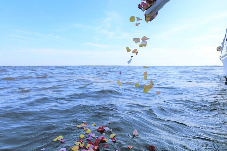 海洋散骨もひとつの選択肢に