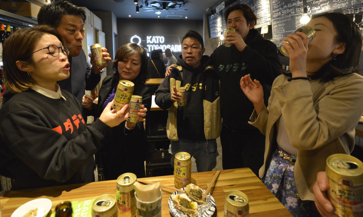 店長の木内孝光さん。3代目店主から店を任され、料理にも腕を振るう
