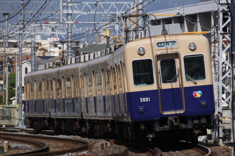 一見普通の電車だが…"短距離”の威力は随一の「ジェットカー」5001形