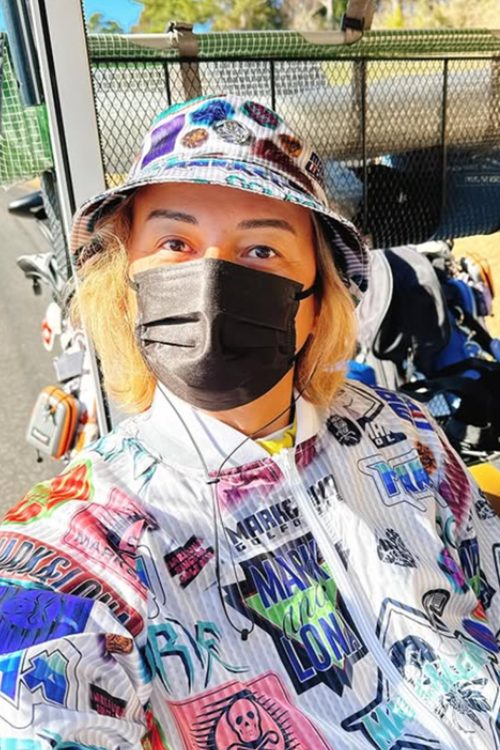 ゴルフウェアもイケイケだ(Instagramより)