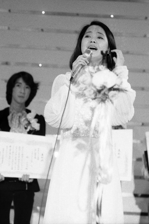 1974年『空港』で全国区の人気に