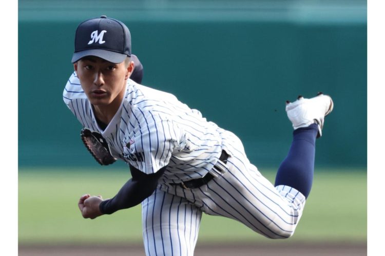 明徳義塾先発の池崎安侍朗(写真/時事通信フォト)