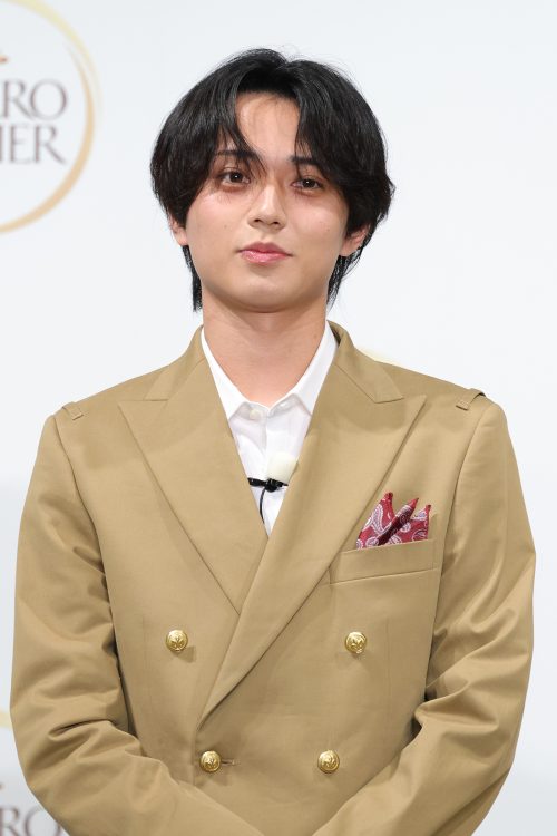 永瀬廉【公式写真】200枚超 （写真]「人妻との不倫愛、激しい