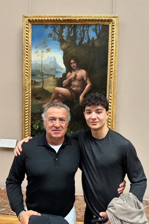 左から夫・アレジ、次男（アレジのインスタグラムより）