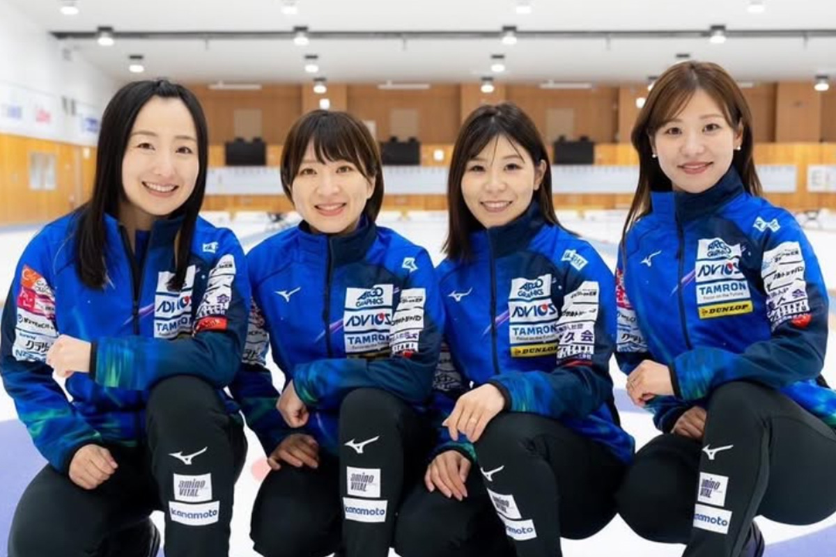 直筆サイン付き写真 ロコ•ソラーレ4選手 証明書付 藤澤五月 吉田夕梨花他 4枚 ミントモール / MINT 新宿店 / 2022 ロコ・ソラーレ 軌跡