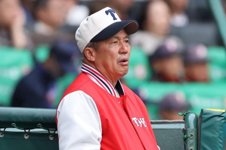 元履正社監督として大阪桐蔭と鎬を削った東洋大姫路・岡田龍生監督（産経新聞社）