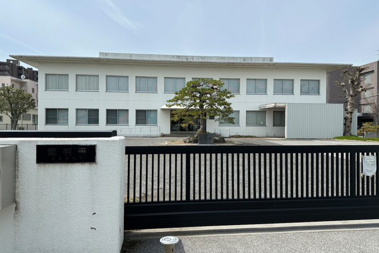 長浜簡易裁判所。書記官はなぜ遺体を遺棄したのか