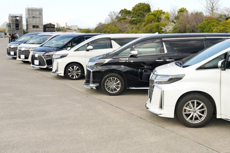 警視庁が押収した車両=9日、東京都江東区(時事通信フォト)