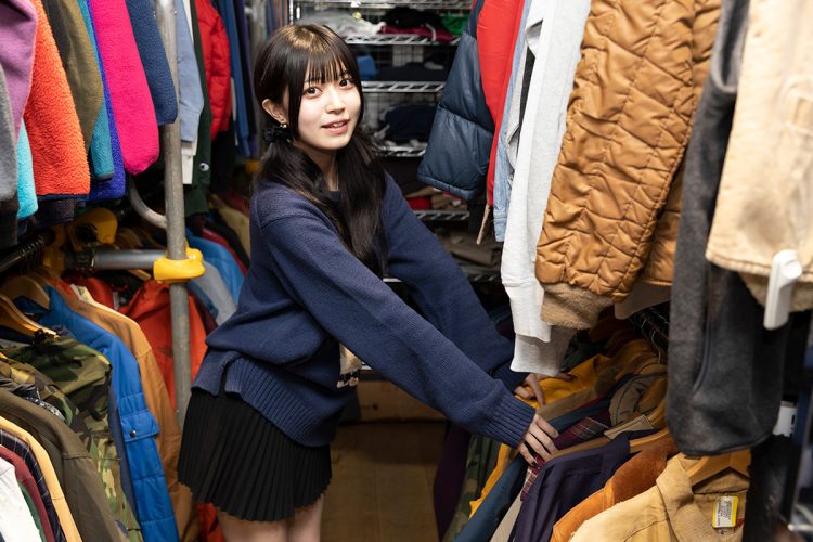 仕入れはアメリカの知り合いから全て送ってもらっている