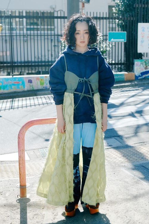 パーマヘアを後悔すると「透明感」「白雪姫みたい」というコメントが（Instagramより）