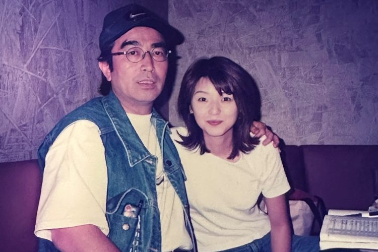 志村さんから贈られたベッドサイドランプをそめやさんは今でも大切にしている