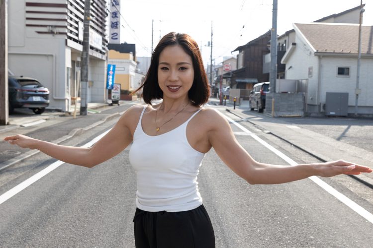 エプロンを脱いで、筋肉美を披露した瑞希さん