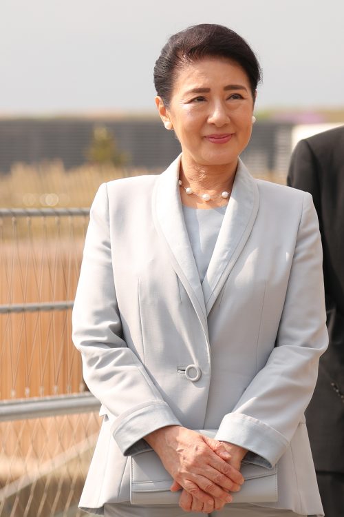 遅々として進まない議論に心を痛められる雅子さま(2025年4月、大阪府・大阪市。撮影/JMPA)