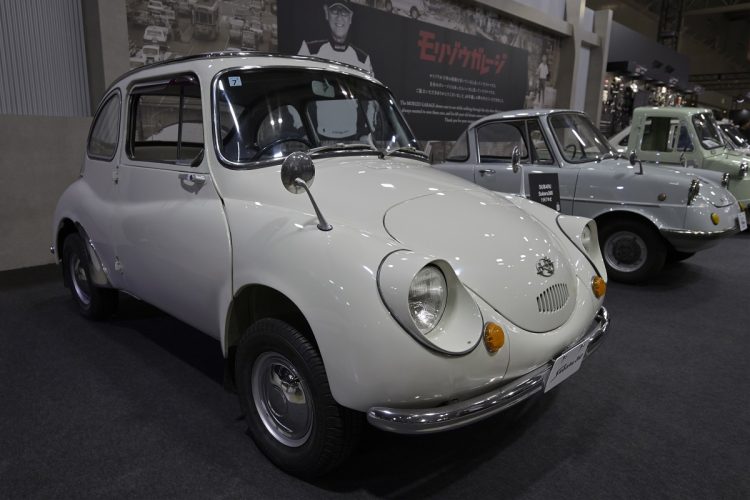 富士重工業が1958年に発売した同社初の軽自動車「スバル360」。最近は旧車会のイメージが重ねられるのを敬遠してか、旧車では無くヴィンテージカーと呼ばれることが多い(時事通信フォト)