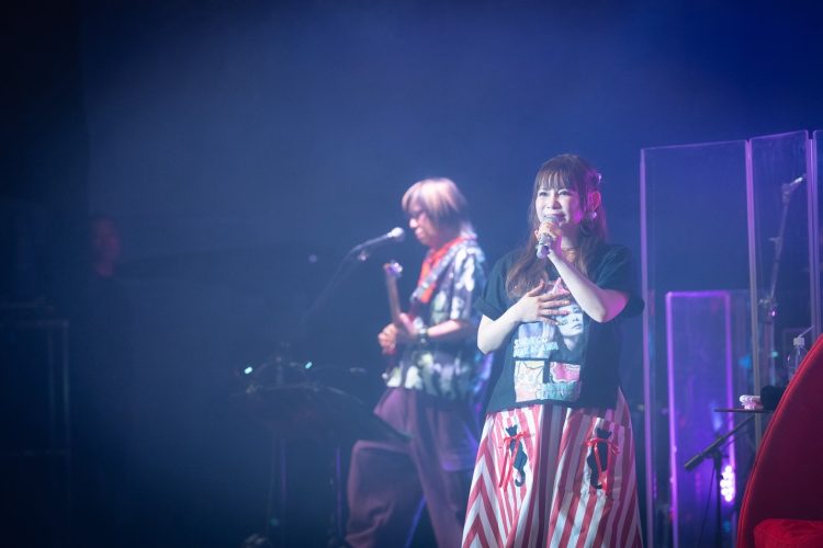 ライブのアンコールで、事務所独立&妊娠について報告した。会場からは「おめでとう!」とあたたかい祝福のエールが。