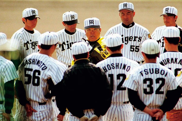 1999年【野村克也氏が初の外様監督に就任】前年までヤクルトで監督を務め、“ID野球”でリーグ優勝を果たした野村氏が阪神に招かれた