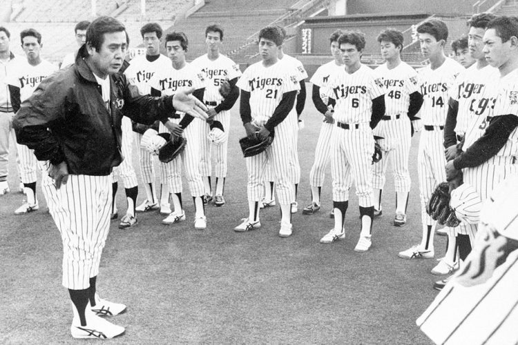 1986~2002年【カーネル・サンダースの呪いと「長き暗黒時代」】指揮官が吉田義男から村山実に引き継がれるが、掛布や岡田の不振もあり低迷。17年間で10回のリーグ最下位