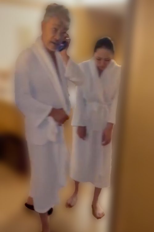 すでに2人は薬物摂取により意識が朦朧としている状態だった
