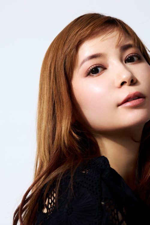 定番だったカラコンとまつ毛のエクステをやめたらちょっと大人な雰囲気に。