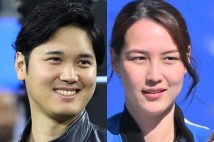 第1子を出産した真美子さんと大谷(/時事通信フォト)