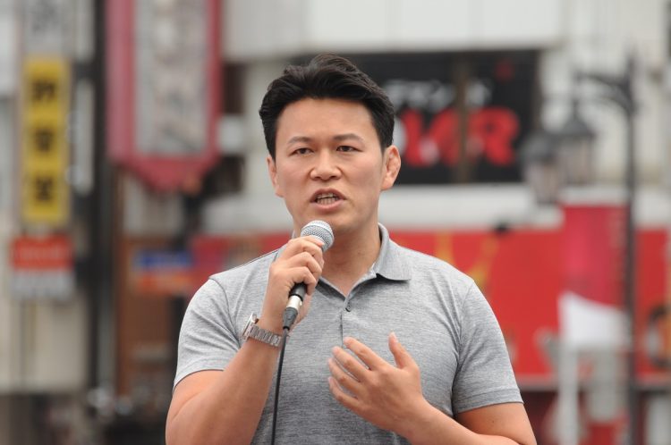 須藤元気は2019年の参院選で立憲民主党から全国比例で出馬して当選したが、その後に離党(2020年6月写真撮影:小川裕夫)