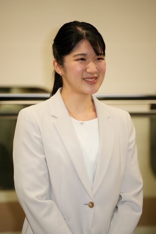 能登の沿道には「愛子さまを一目見たい」と行列ができた（2025年、石川県金沢市。撮影／JMPA）