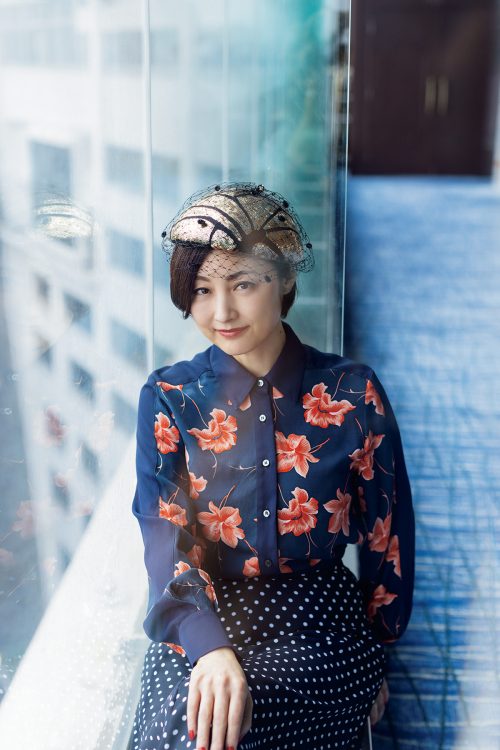 「私の50代のテーマは『即興力』。心の声に正直に、お芝居でも日々の暮らしでも軽やかに生きる自分でありたいです」