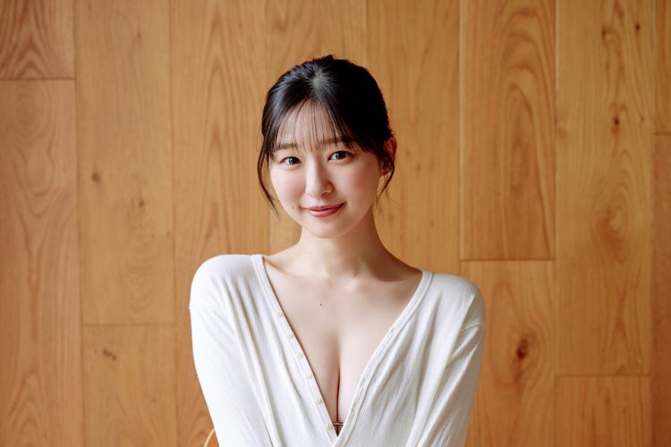 グラビアアイドルの我妻ゆりか